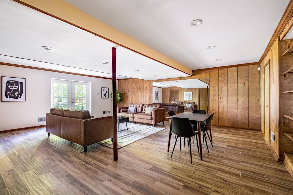 Photo of Others in Potomac