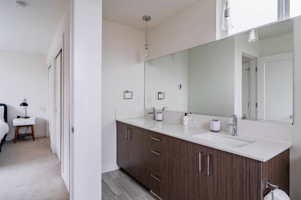 Photo of Bathroom in Northgate
