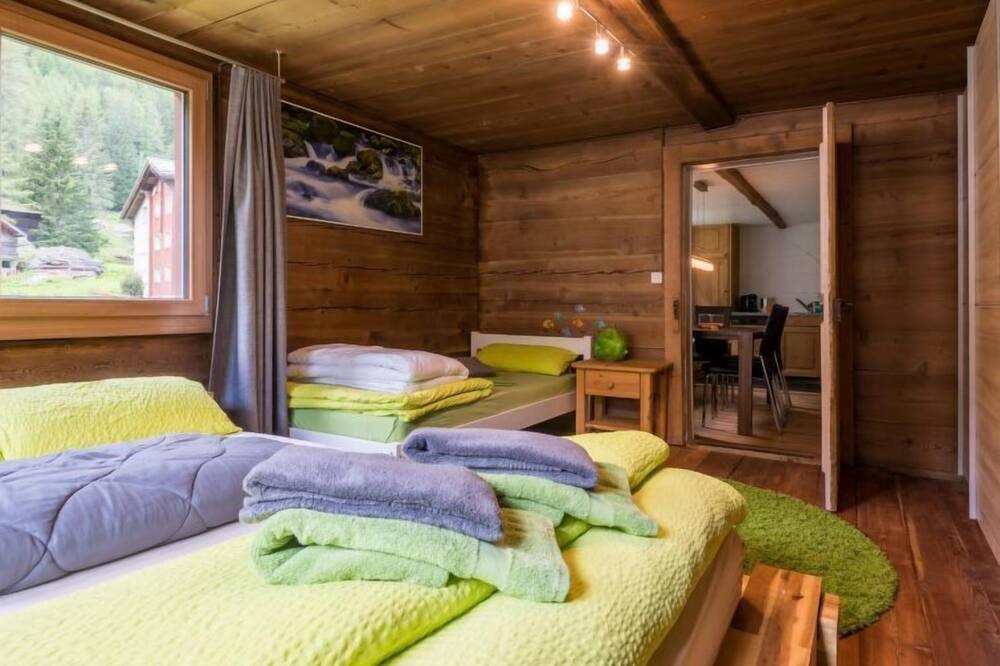 Photo of Bedroom in Saas-Balen