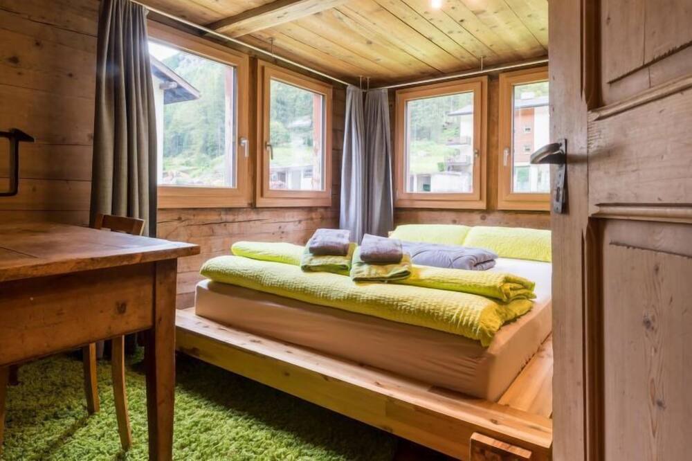 Photo of Bedroom in Saas-Balen