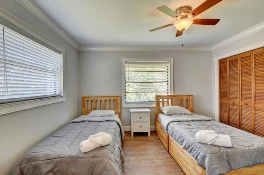 Photo of Bedroom in Tropic Palms
