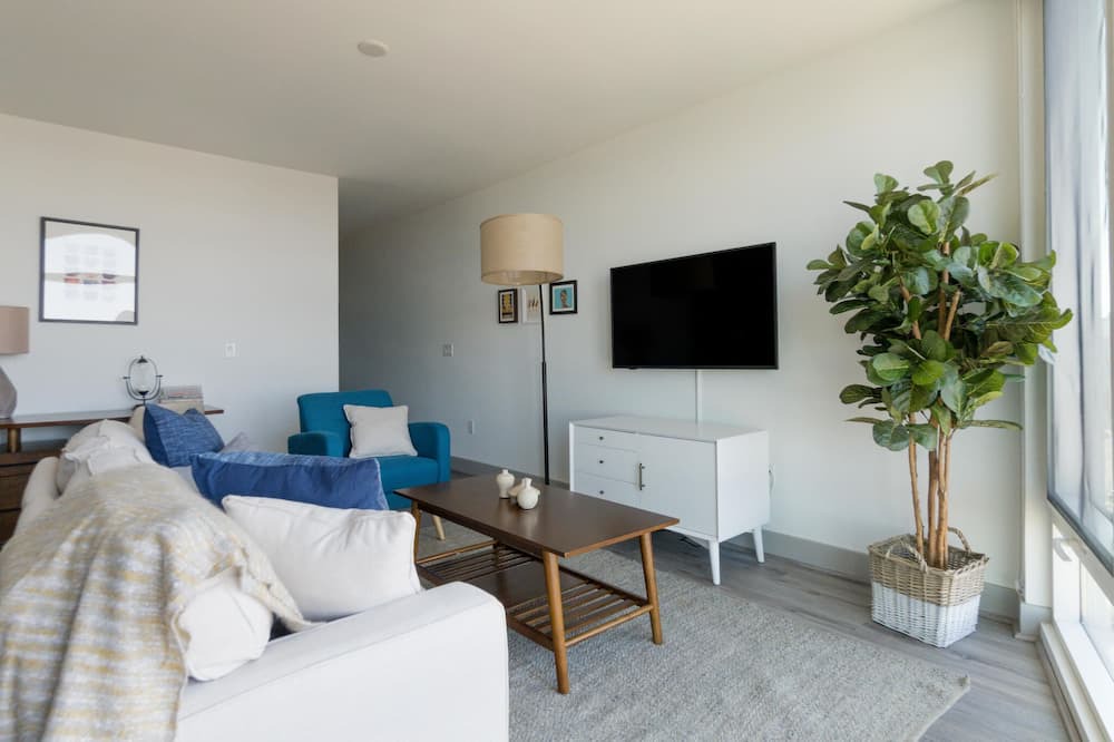 Photo of Livingroom in Tysons