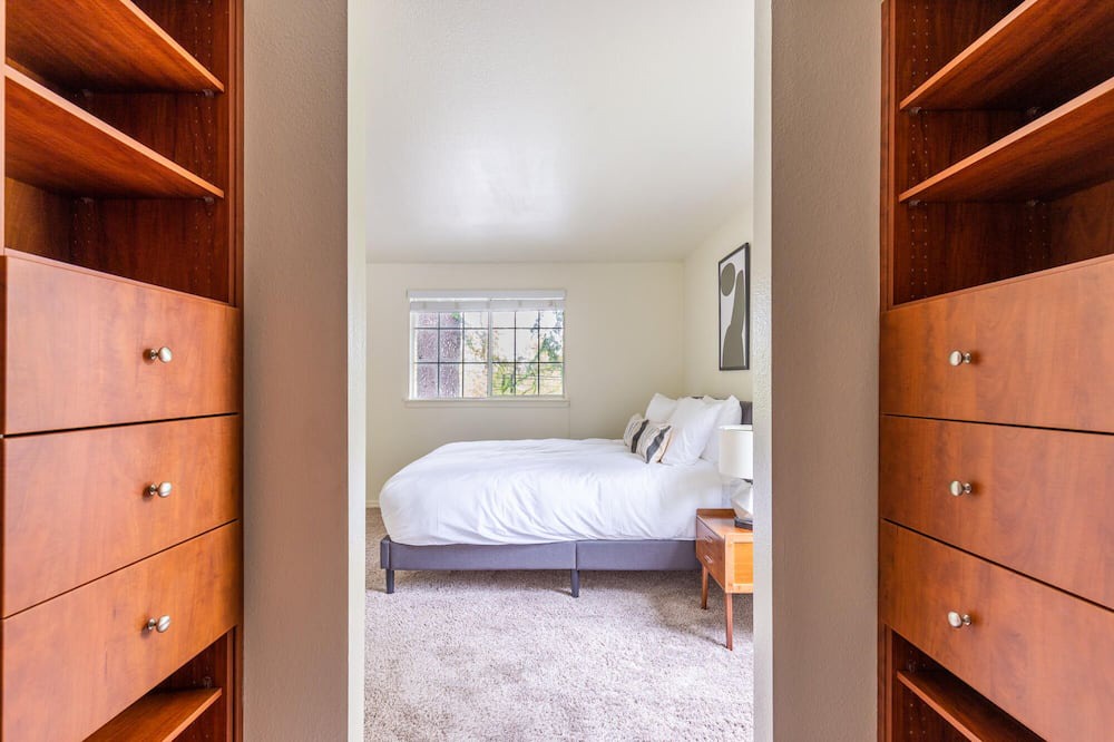 Photo of Bedroom in Lake Forest