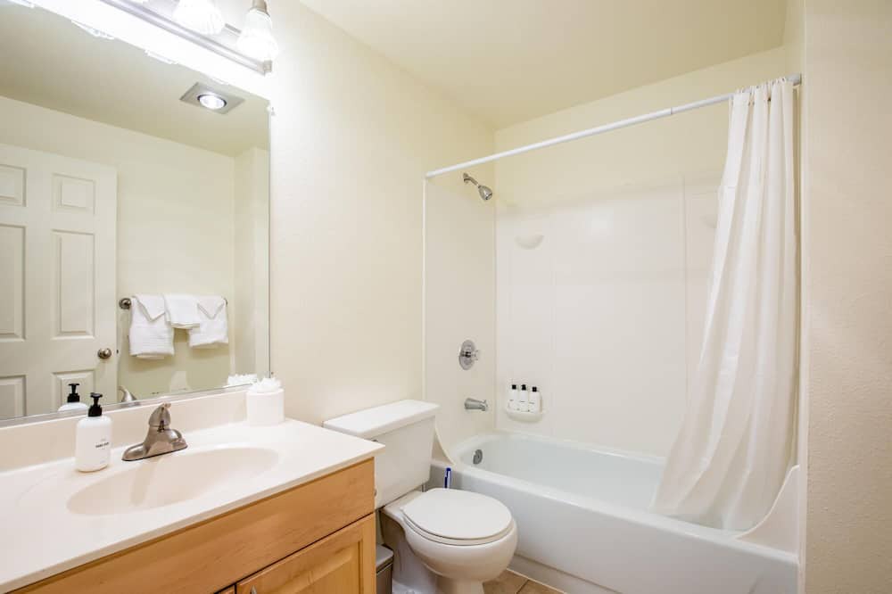 Photo of Bathroom in Lake Forest