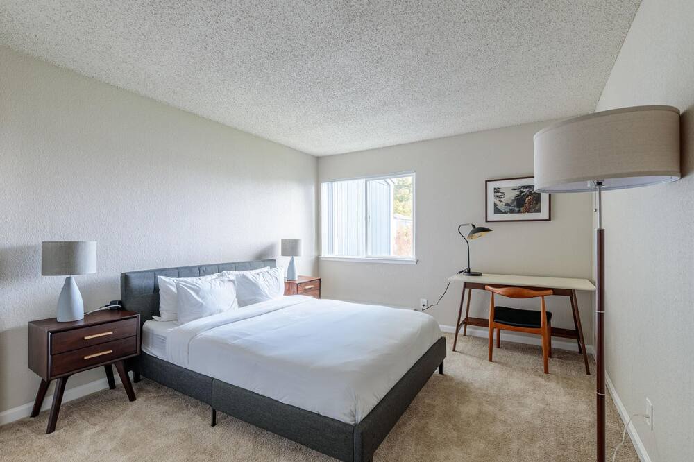 Photo of Bedroom in West Alameda