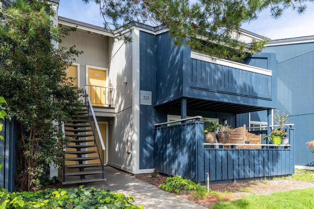 Photo of Outdoor in West Alameda