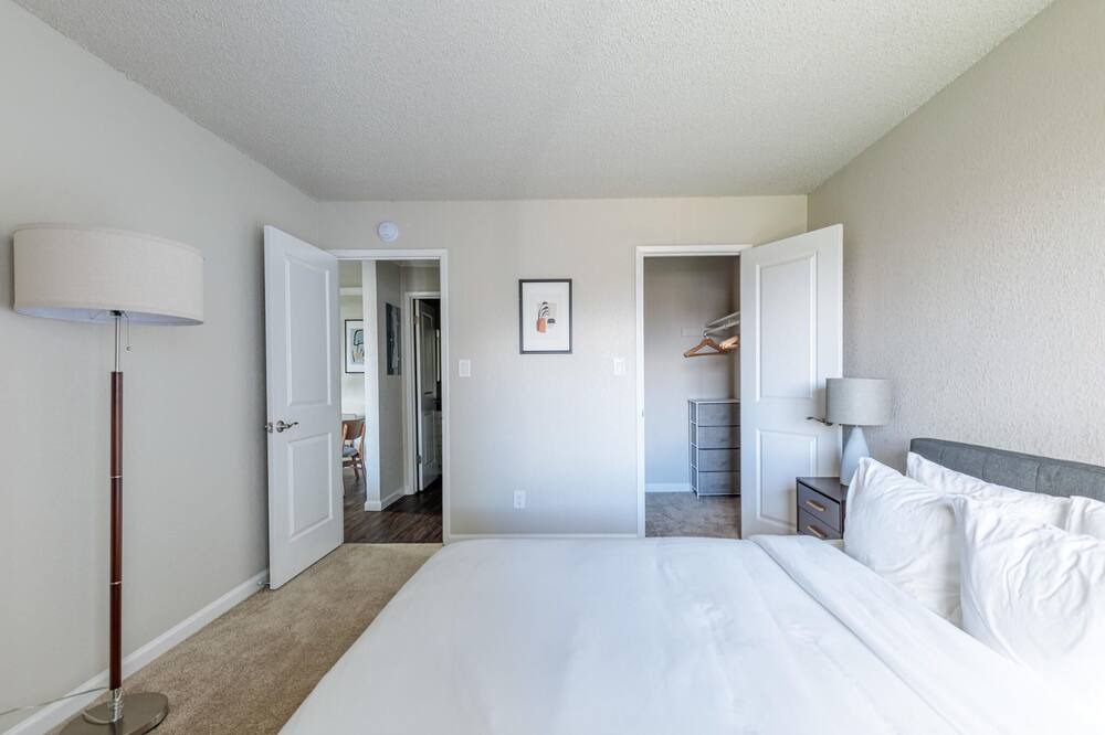 Photo of Bedroom in West Alameda