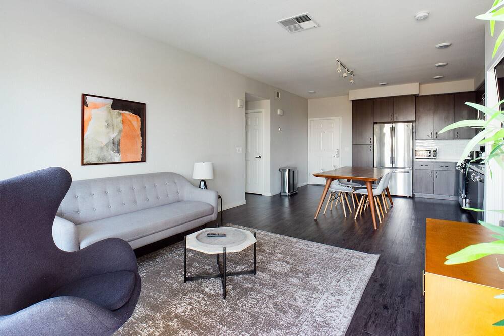 Photo of Livingroom in Downtown