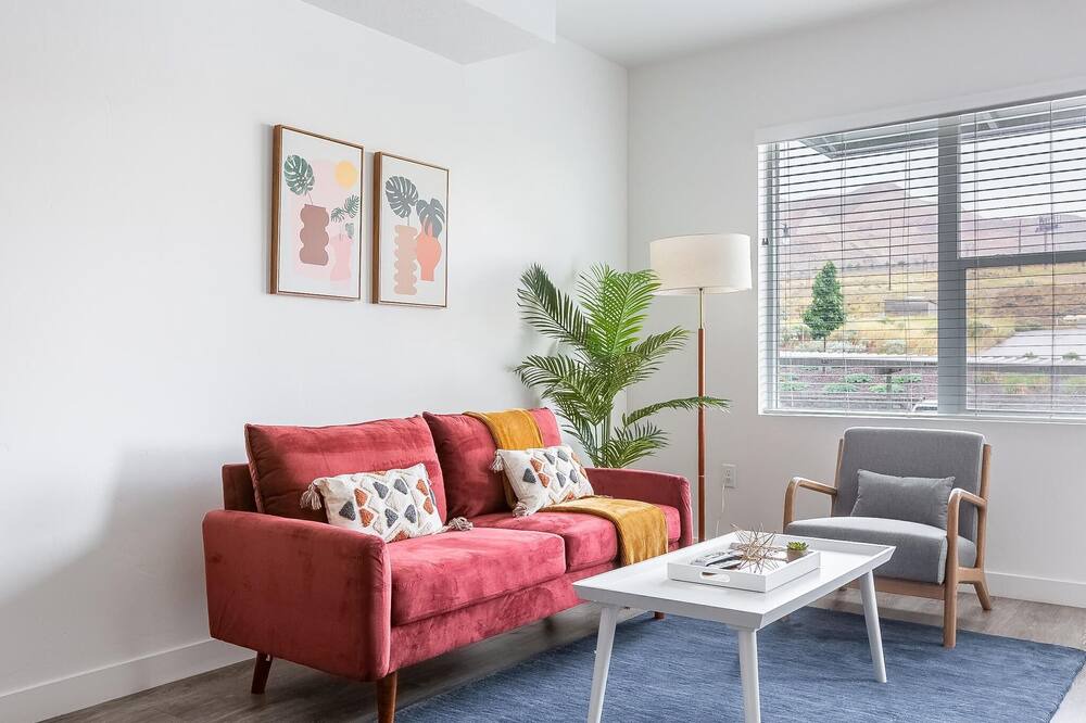 Photo of Livingroom in Bluffdale