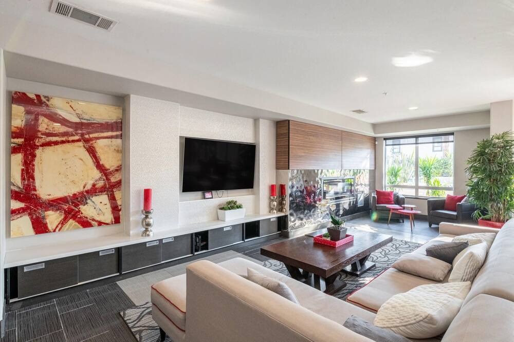 Photo of Livingroom in Morse Park