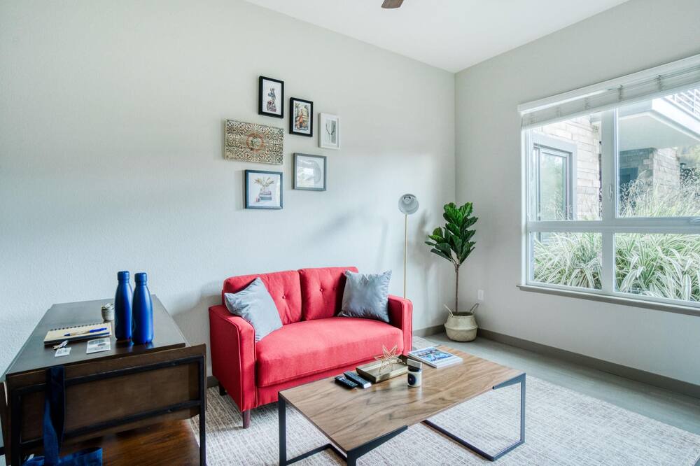 Photo of Livingroom in Morse Park