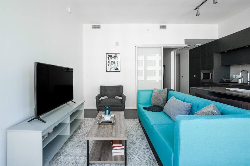 Photo of Livingroom in North Rosslyn