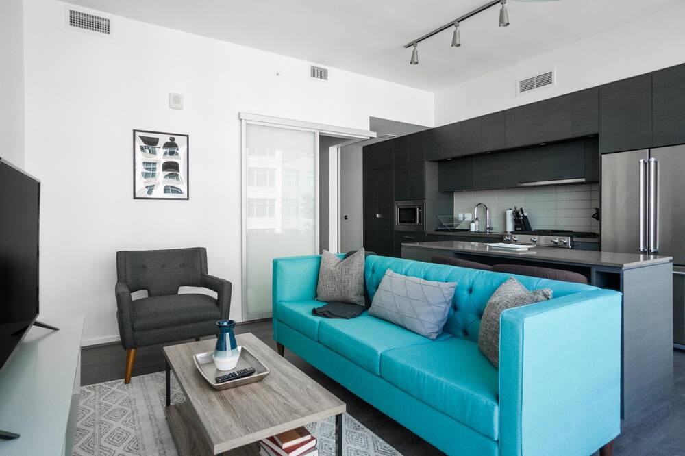Photo of Livingroom in North Rosslyn
