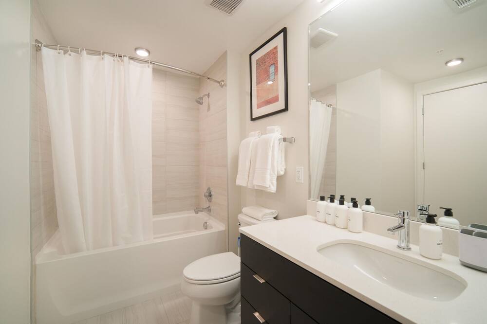 Photo of Bathroom in Pentagon City