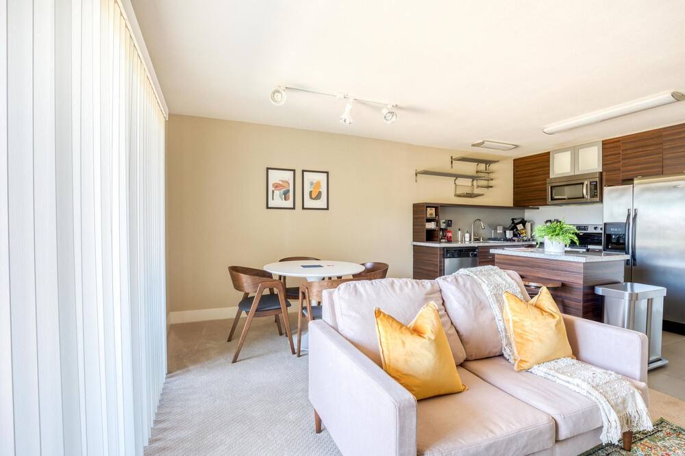 Photo of Livingroom in East San Mateo