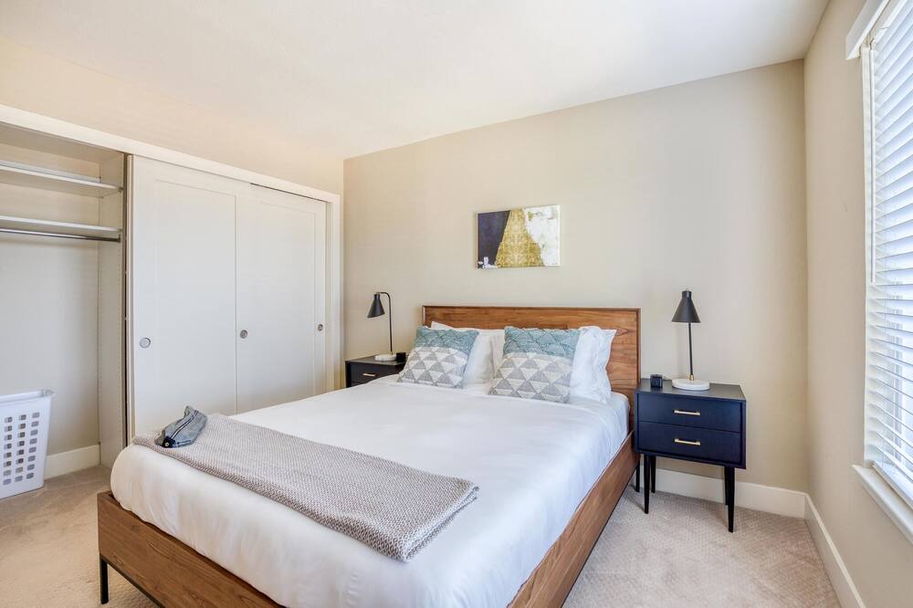 Photo of Bedroom in East San Mateo