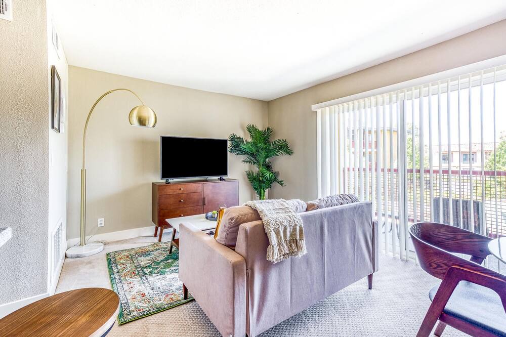 Photo of Livingroom in East San Mateo