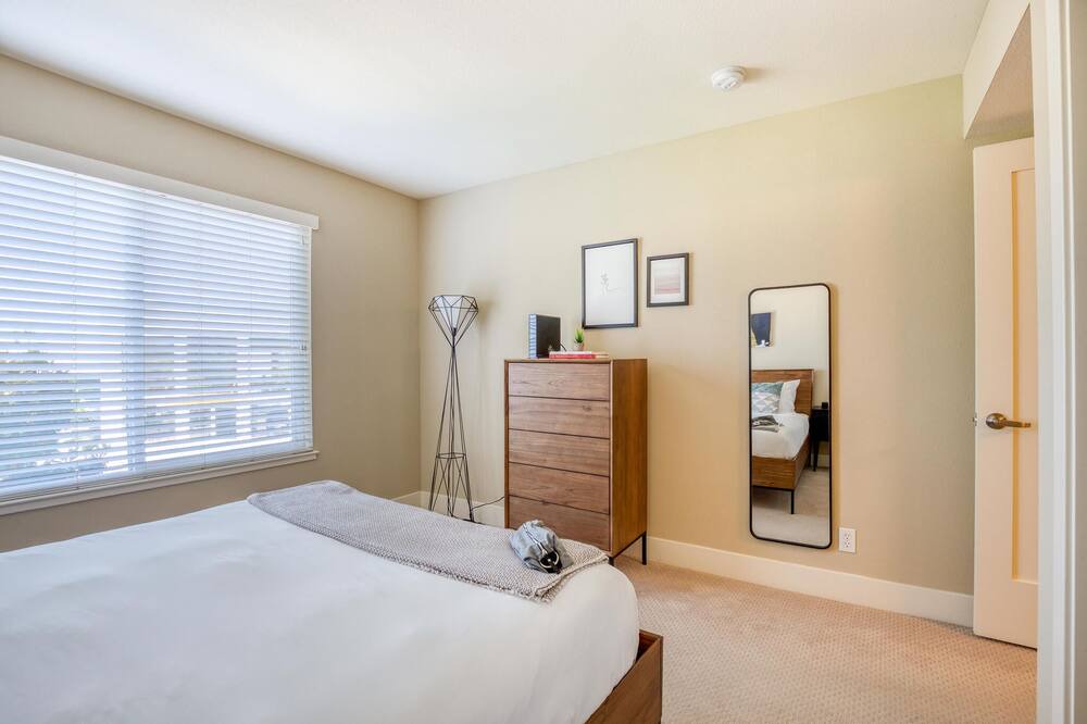 Photo of Bedroom in East San Mateo
