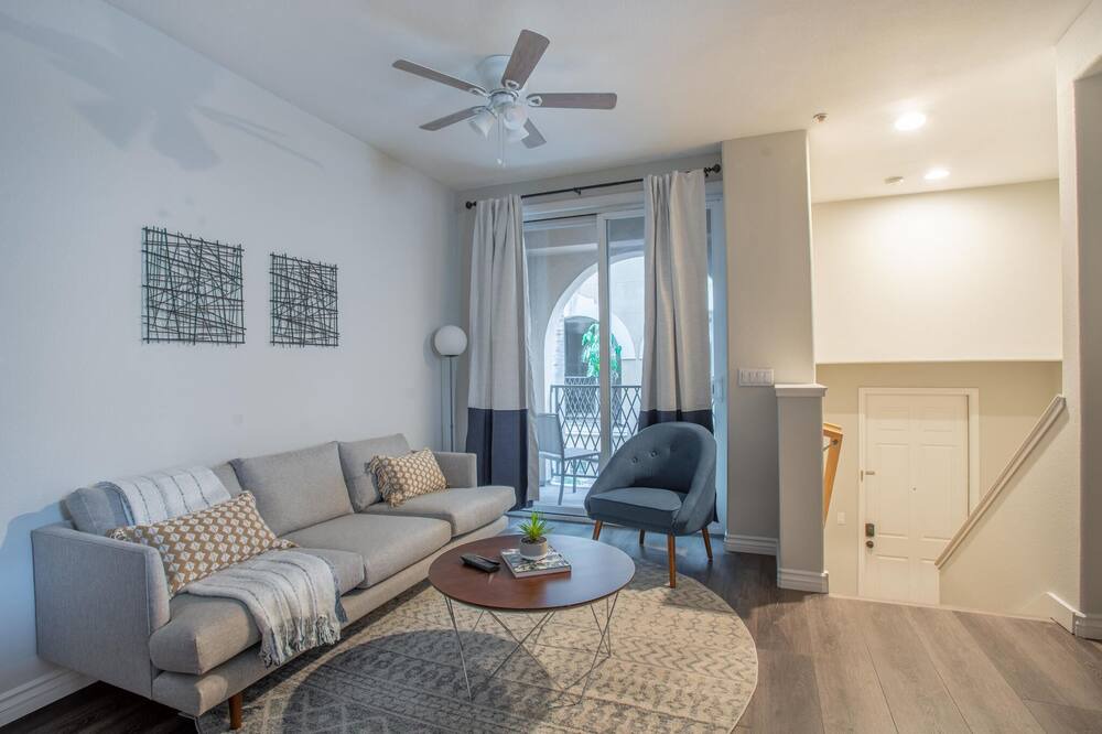 Photo of Livingroom in Milpitas