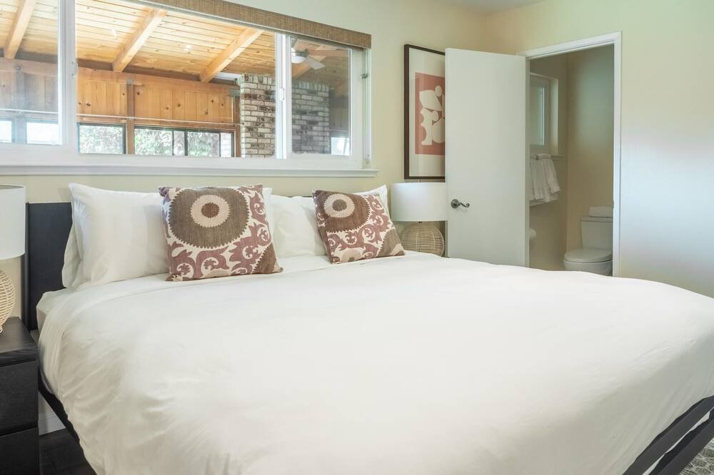 Photo of Bedroom in Valley View - Reed