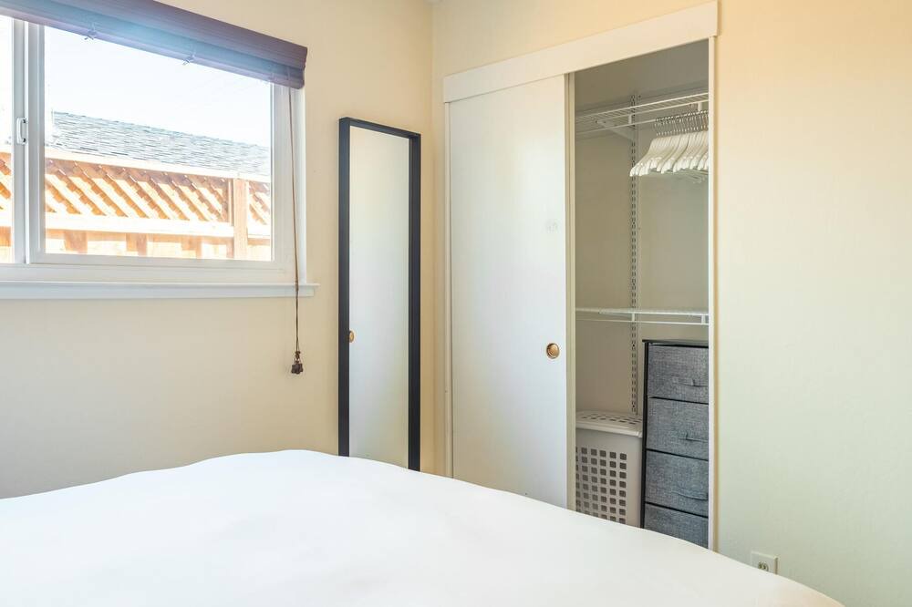 Photo of Bedroom in Valley View - Reed