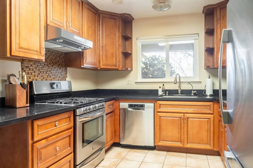 Photo of Kitchen in Valley View - Reed