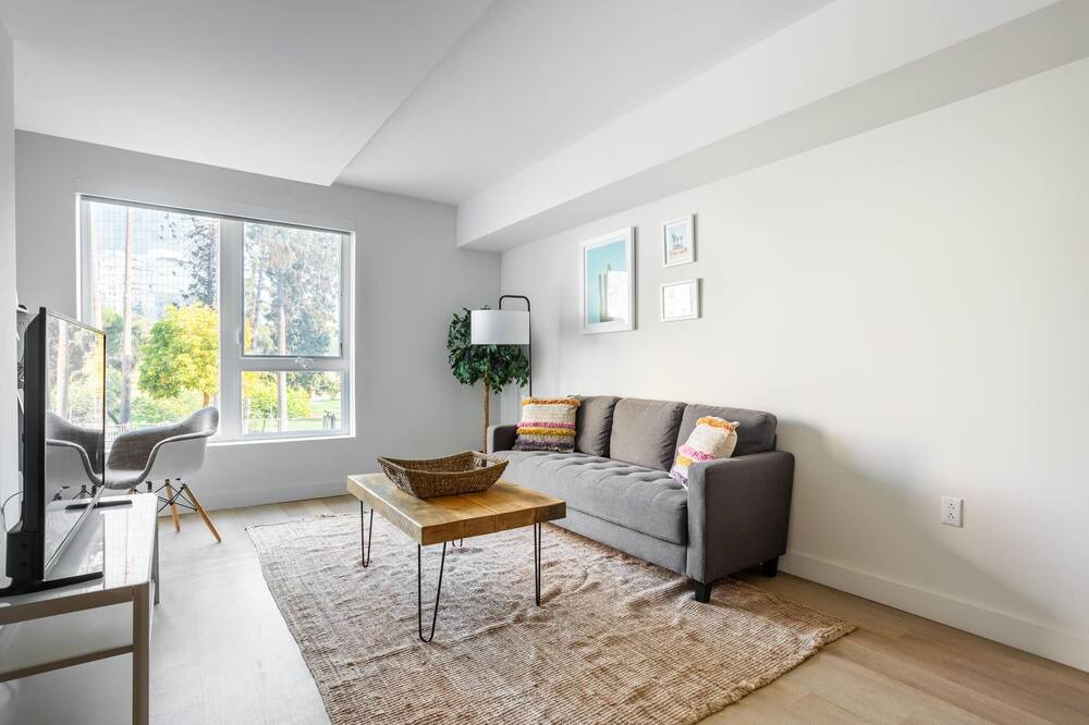 Photo of Livingroom in Westlake