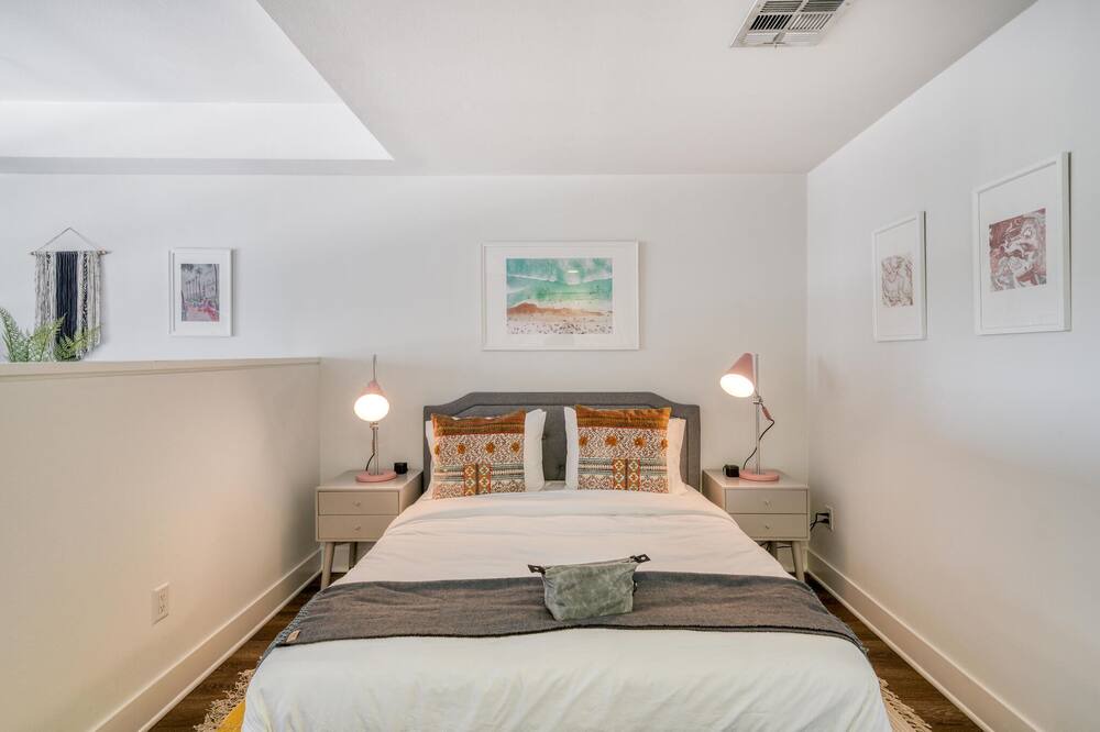 Photo of Bedroom in Downtown
