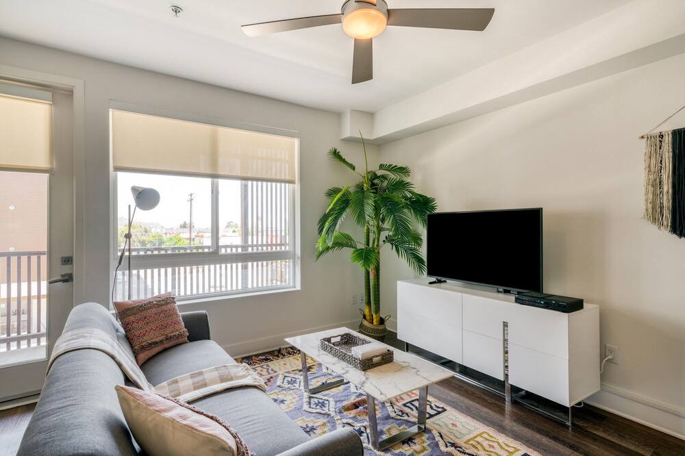 Photo of Livingroom in Downtown