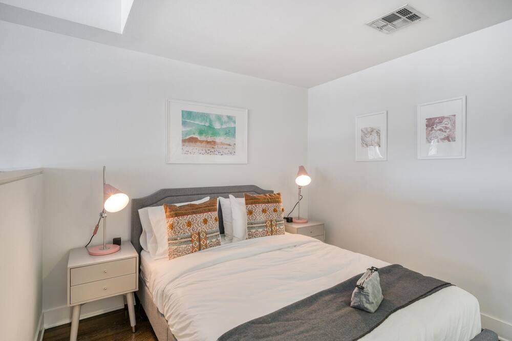 Photo of Bedroom in Downtown