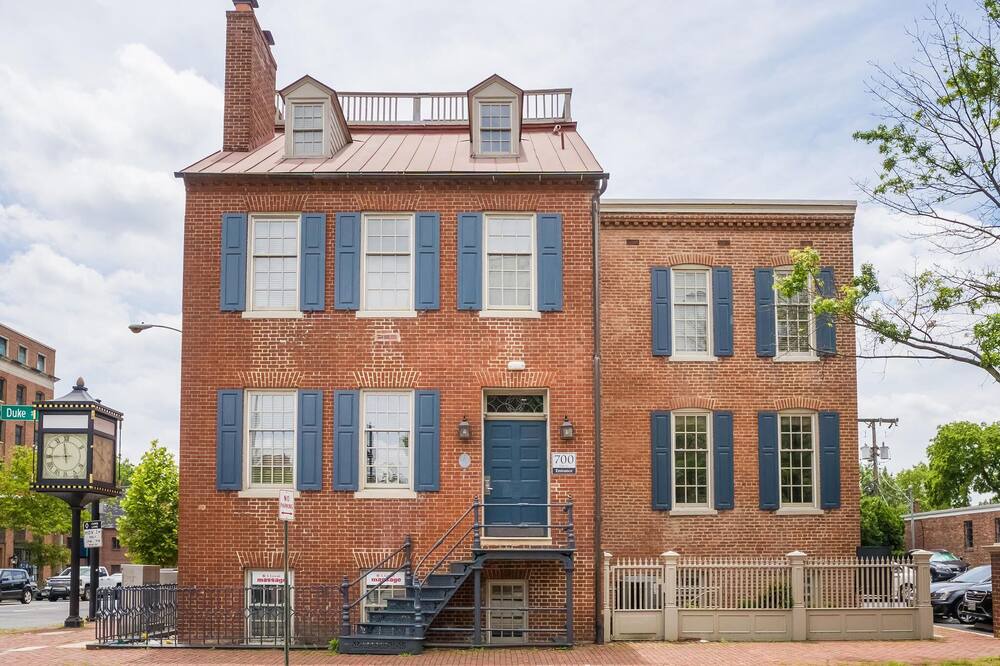 Photo of Outdoor in Jefferson Manor