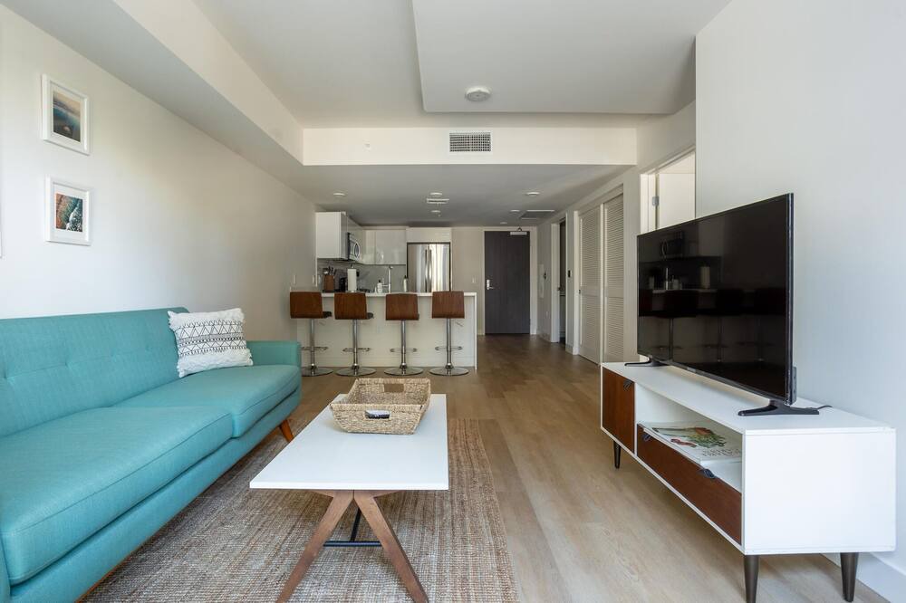 Photo of Livingroom in Westlake