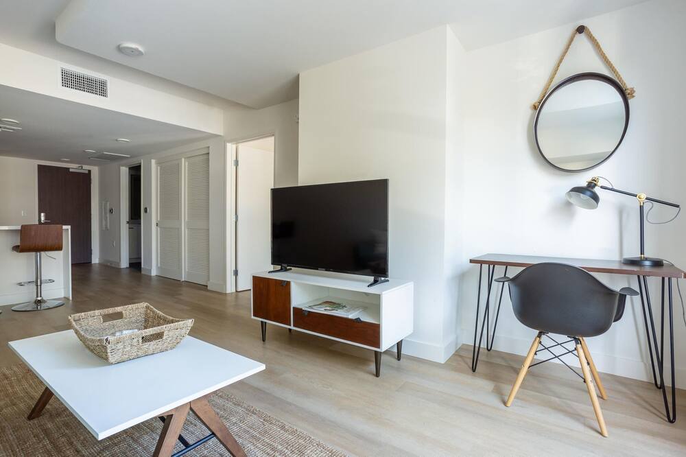 Photo of Livingroom in Westlake