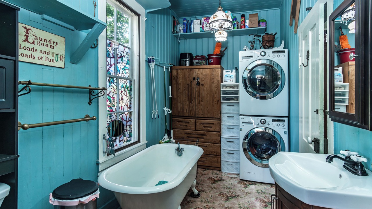 Photo of Bathroom in Roseburg