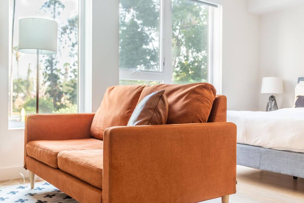 Photo of Livingroom in Westlake