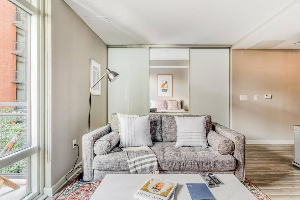 Photo of Livingroom in Mount Vernon Triangle