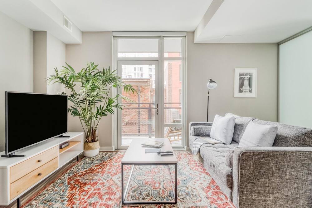 Photo of Livingroom in Mount Vernon Triangle