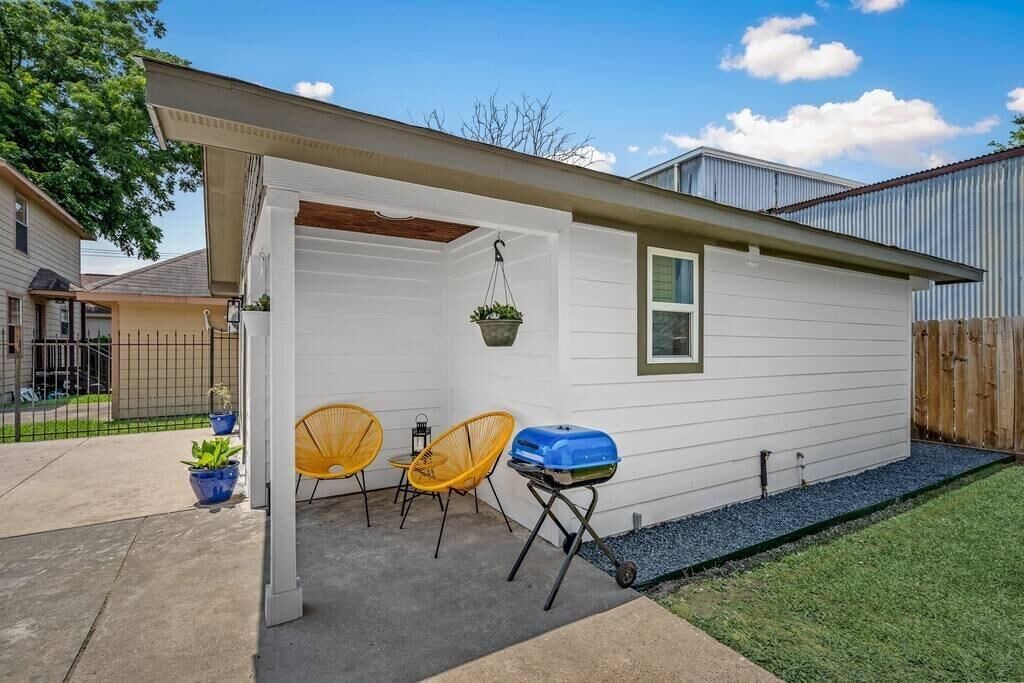 Photo of Patio Balcony in Lawndale/ Wayside
