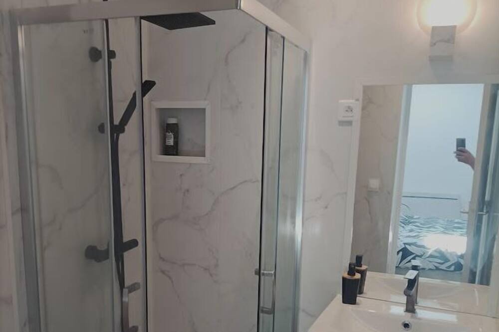 Photo of Bathroom in Thieux