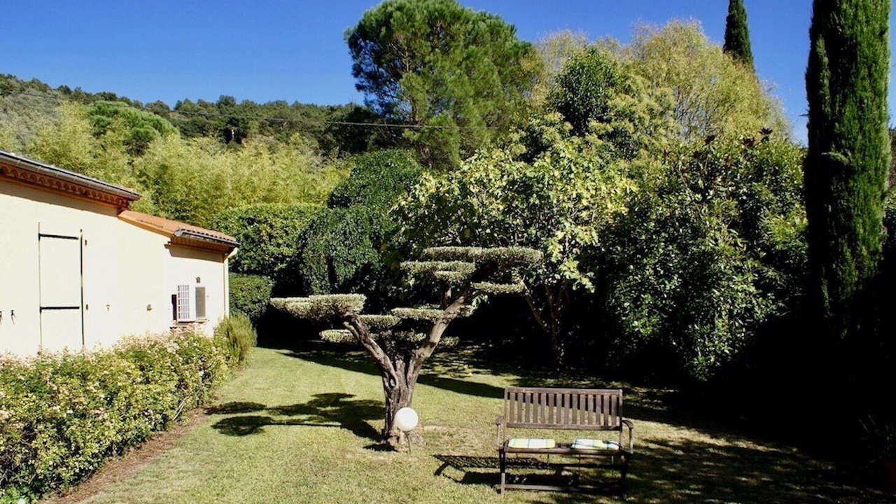 Photo of Outdoor in Reynes