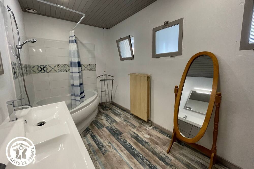 Photo of Bathroom in La Gueriniere