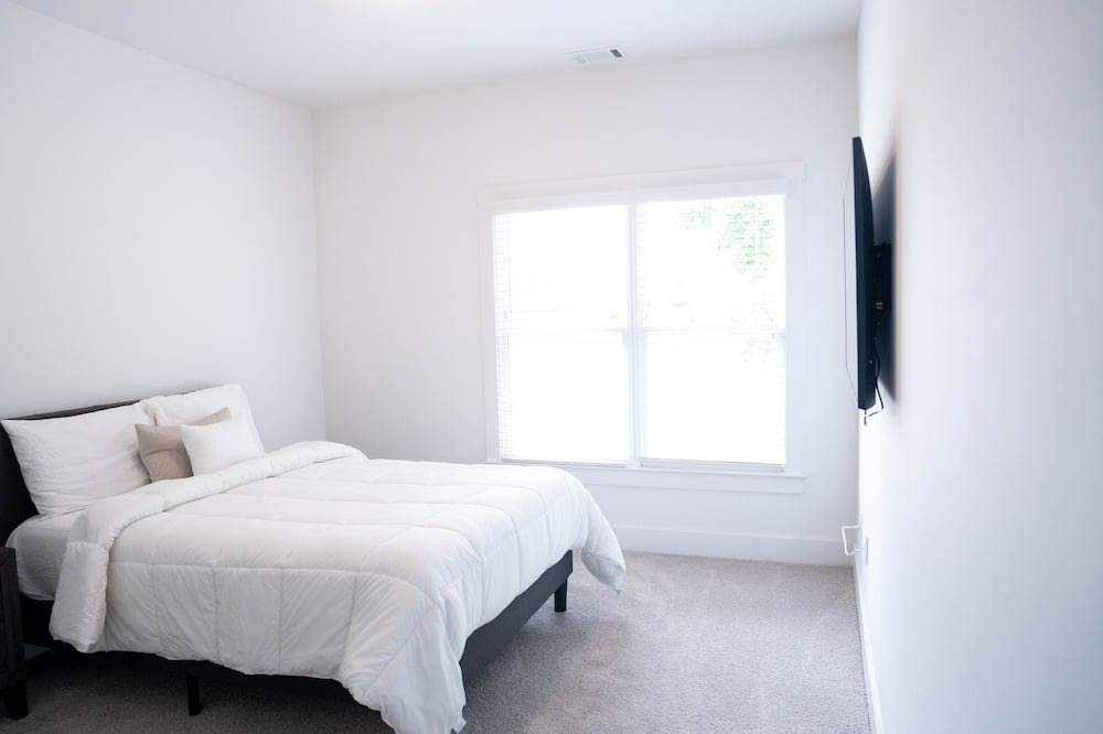 Photo of Bedroom in Midtown