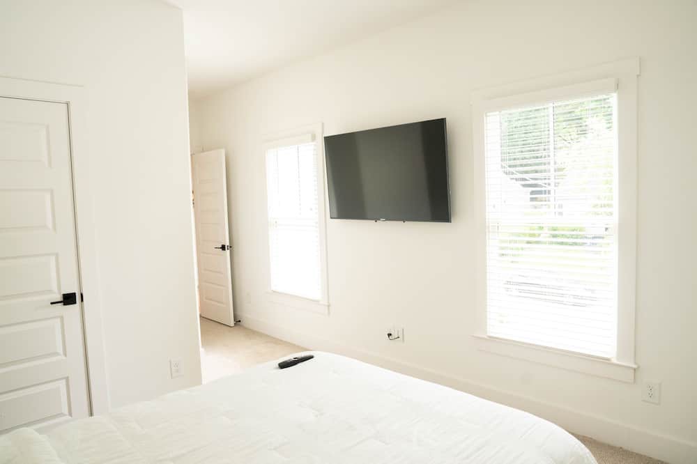 Photo of Bedroom in Midtown