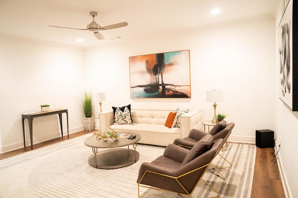 Photo of Livingroom in Midtown
