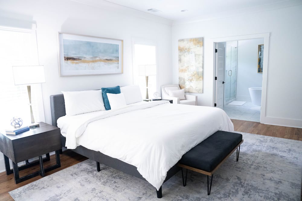 Photo of Bedroom in Midtown