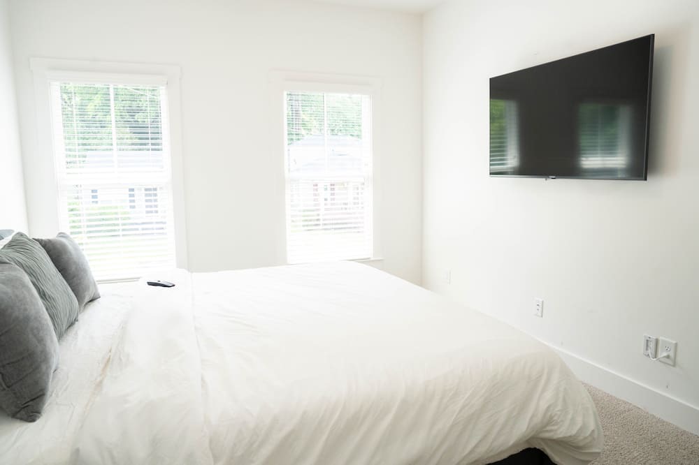 Photo of Bedroom in Midtown