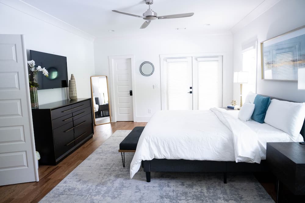 Photo of Bedroom in Midtown