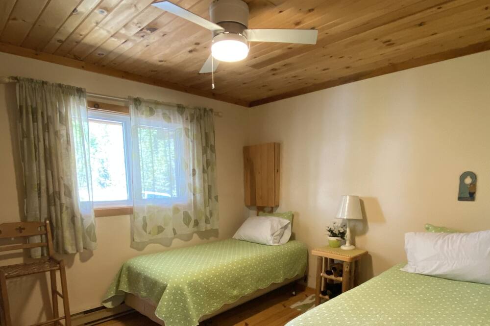 Photo of Bedroom in Thorne