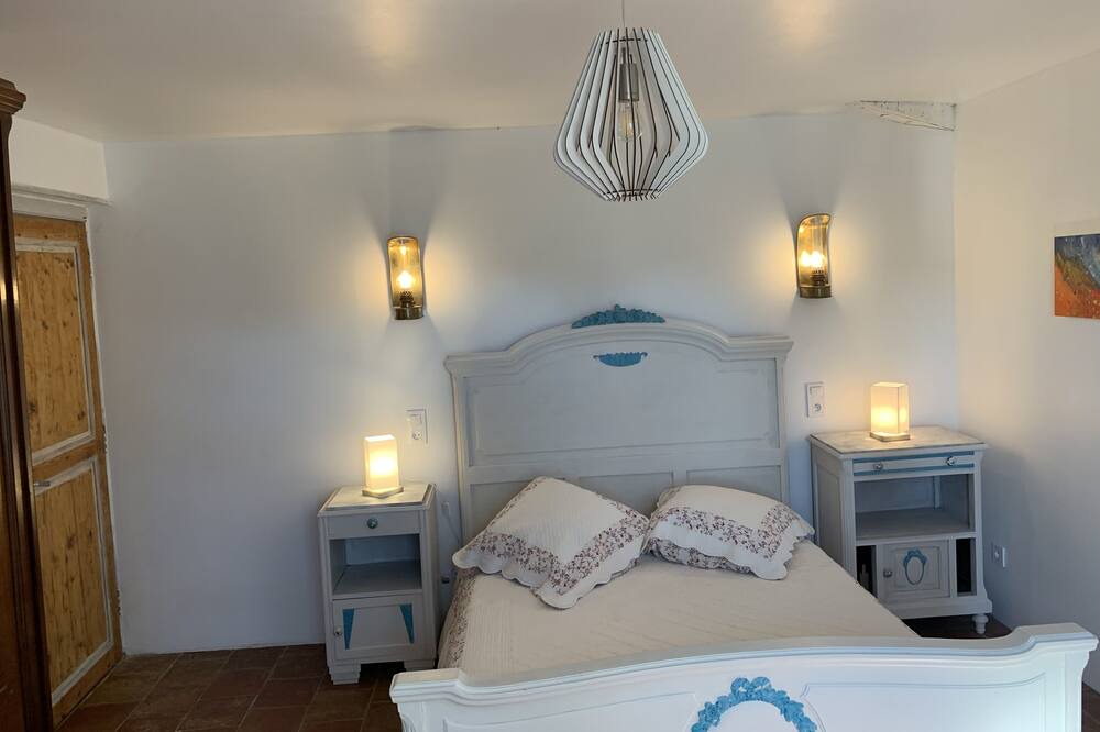 Photo of Bedroom in Octon