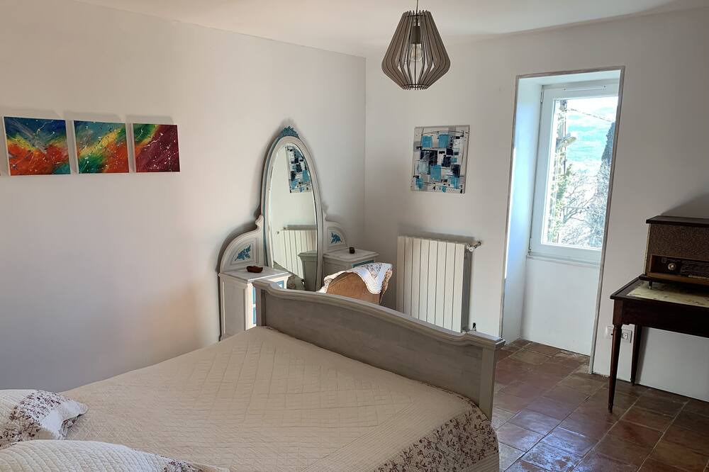 Photo of Bedroom in Octon